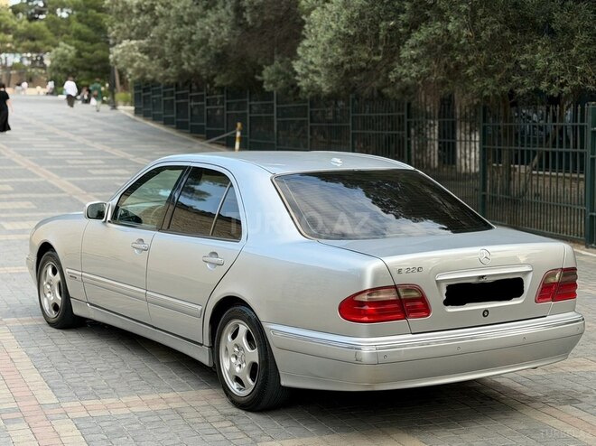 Mercedes E 220-5
