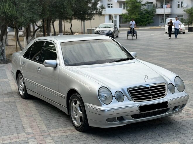 Mercedes E 220-2