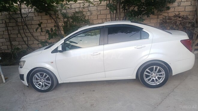 Chevrolet Aveo-3