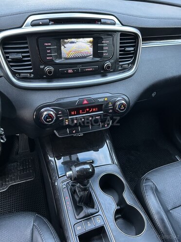 Kia Sorento-11
