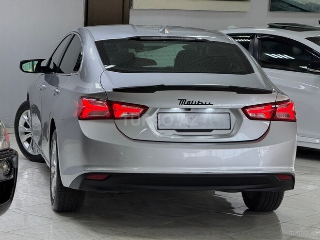 Chevrolet Malibu-9