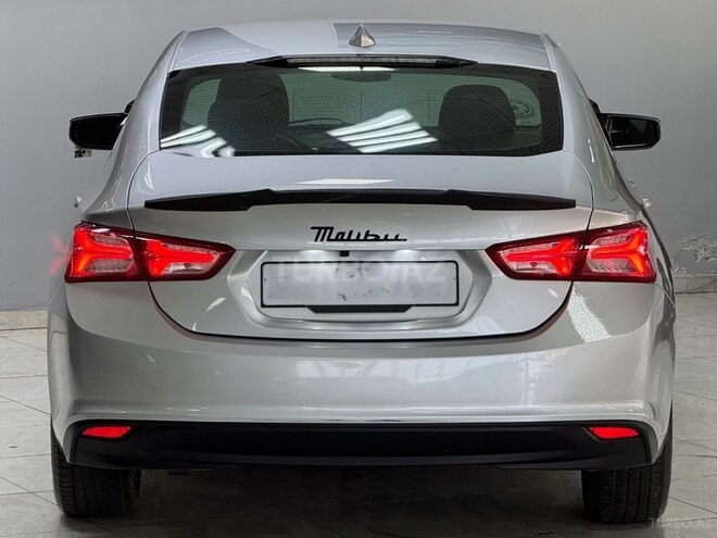 Chevrolet Malibu-8