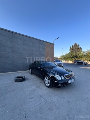 Mercedes E 220-1