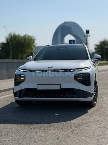 XPeng G9-1