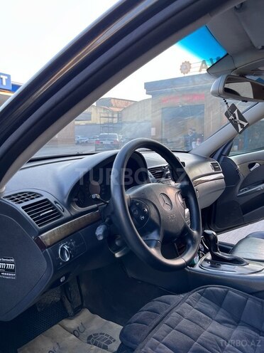 Mercedes E 220-17