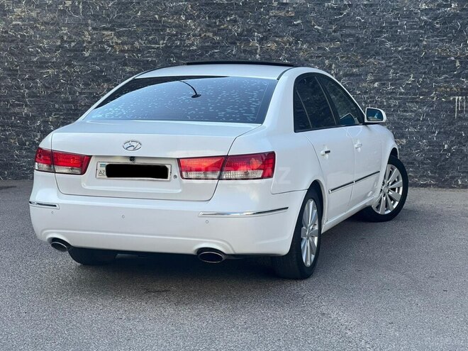 Hyundai Sonata-12