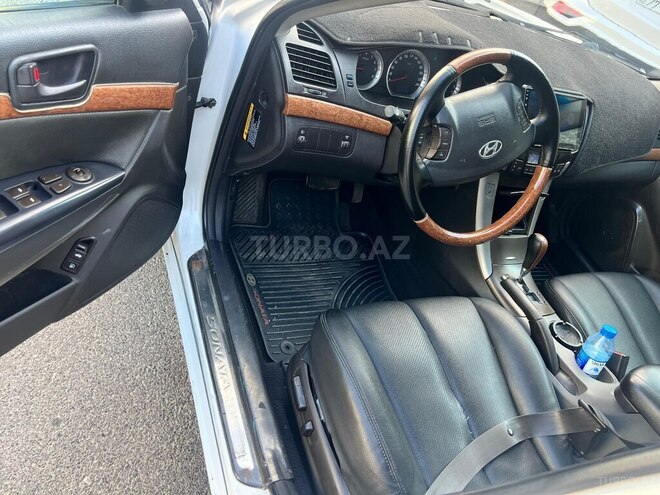 Hyundai Sonata-15