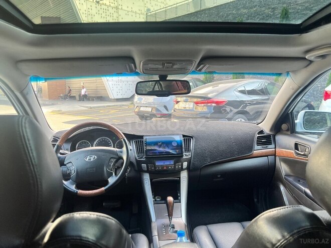 Hyundai Sonata-16