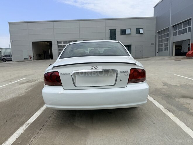 Hyundai Sonata-5