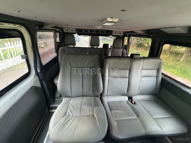 Ford Transit-10