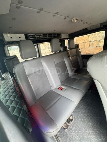 Ford Transit-11
