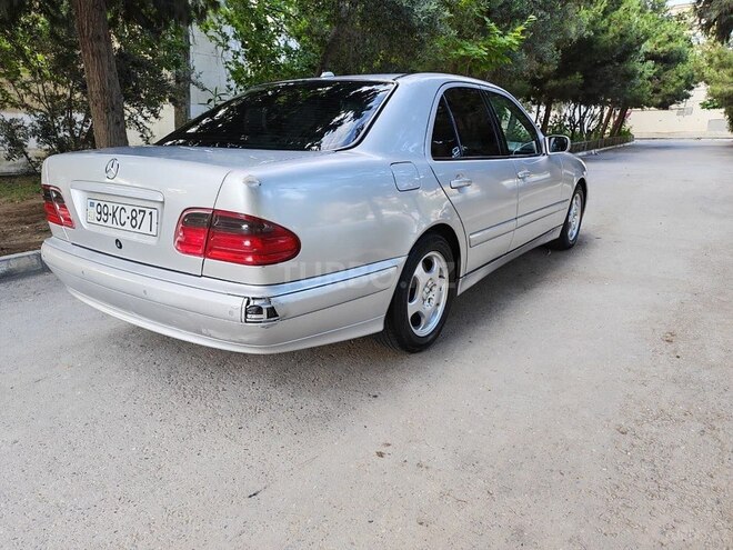 Mercedes E 270-6