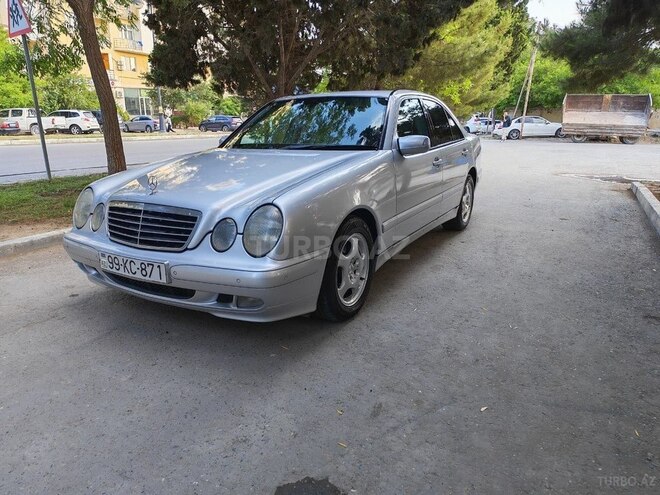Mercedes E 270-5