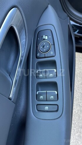 Hyundai Sonata-12
