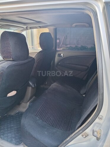 Mitsubishi Outlander-4