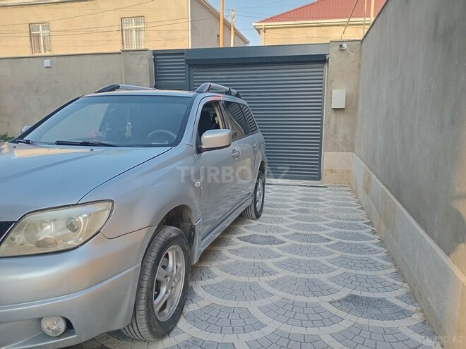 Mitsubishi Outlander-6