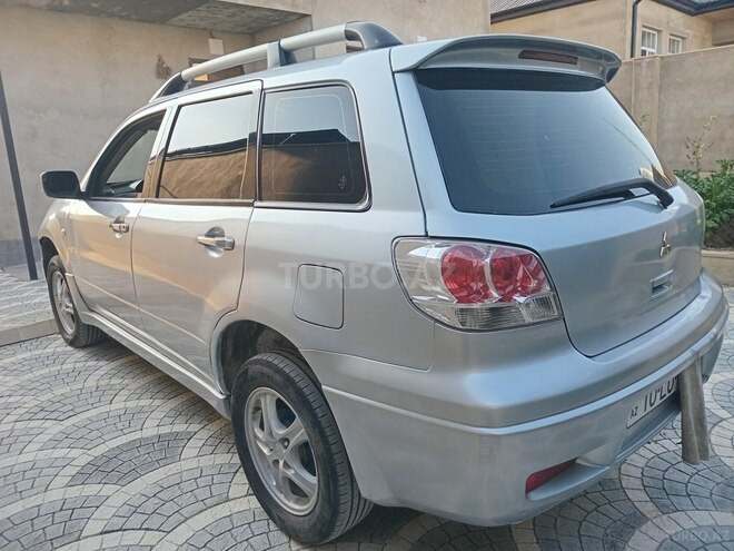 Mitsubishi Outlander-8