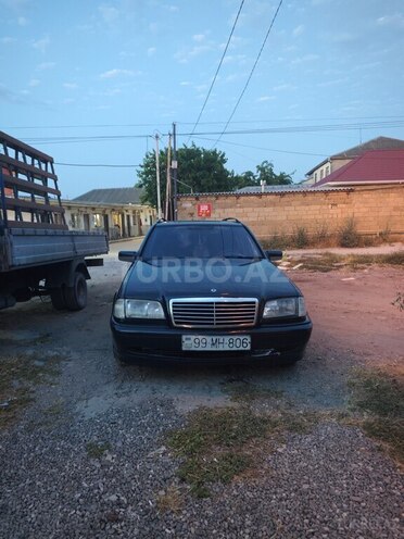Mercedes C 200-1