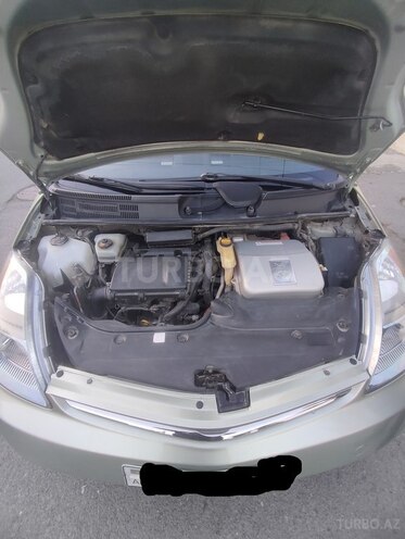 Toyota Prius-5
