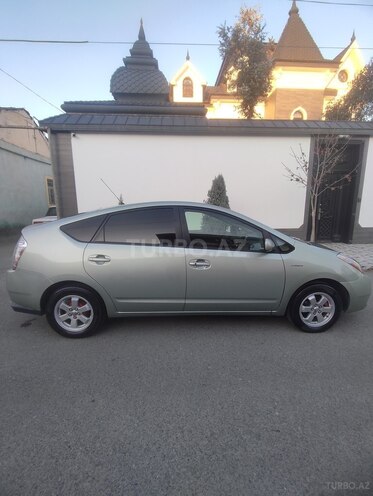 Toyota Prius-3