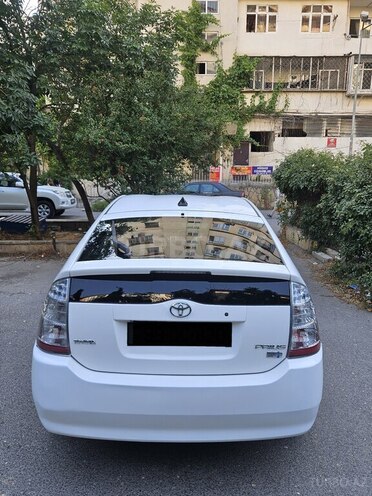Toyota Prius-4