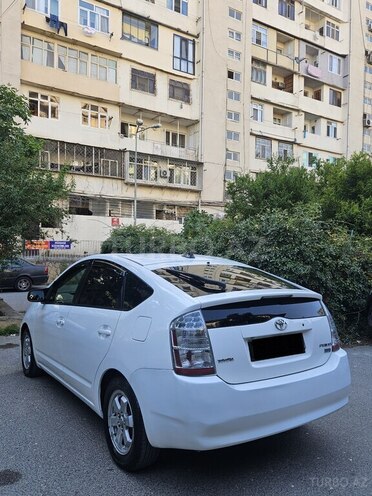 Toyota Prius-5