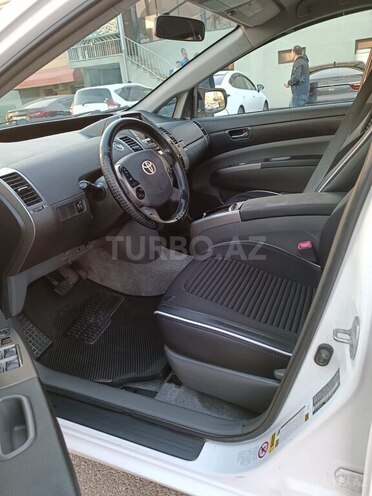 Toyota Prius-8