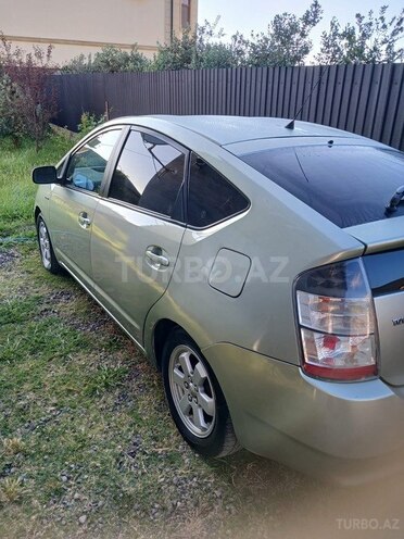 Toyota Prius-3