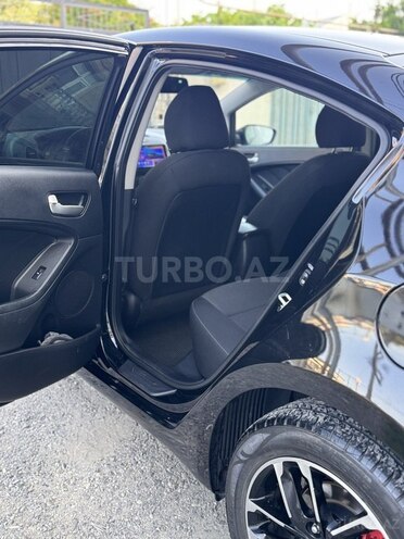 Kia Forte-10