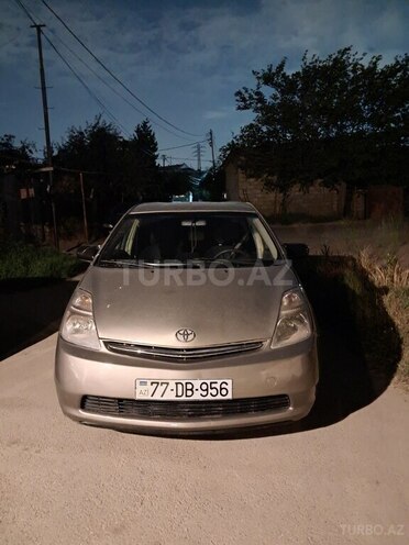 Toyota Prius-1