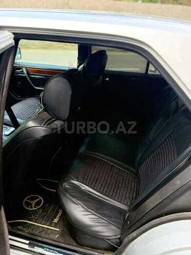 Mercedes E 220-2
