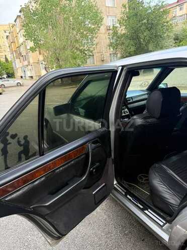 Mercedes E 220-3