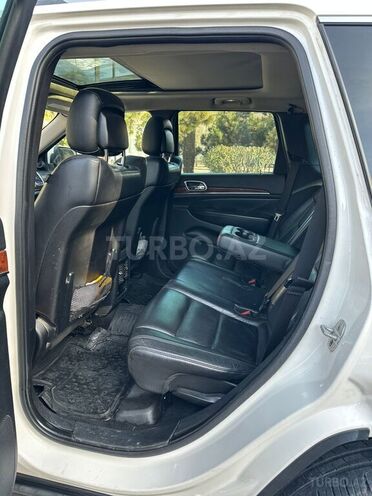 Jeep Grand Cherokee-12