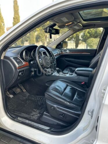 Jeep Grand Cherokee-11