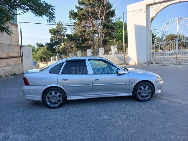 Opel Vectra-10