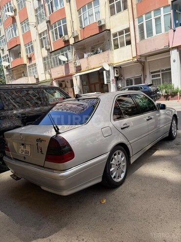 Mercedes C 230-11