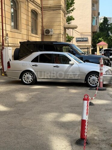 Mercedes C 230-13