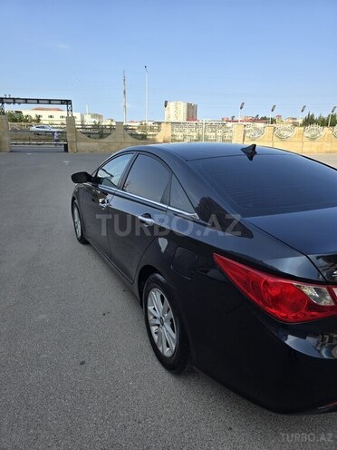 Hyundai Sonata-5