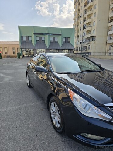 Hyundai Sonata-4