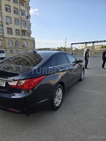 Hyundai Sonata-6