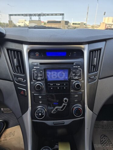 Hyundai Sonata-10