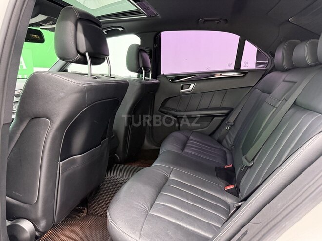 Mercedes E 220-13