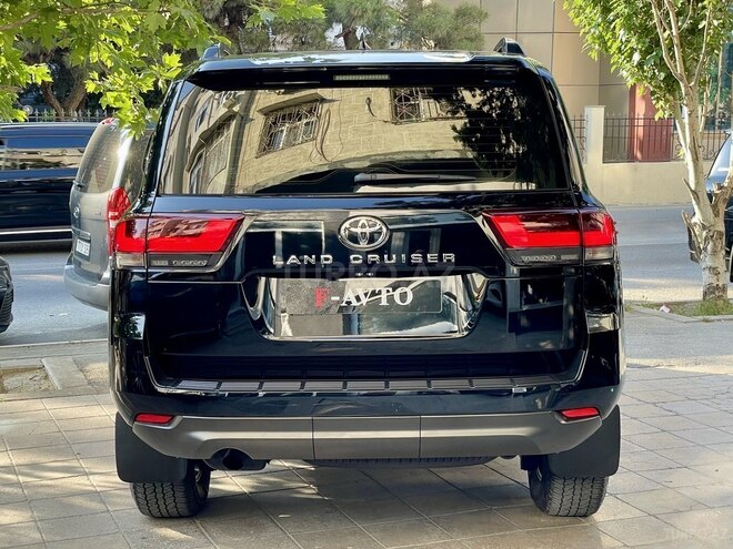 Toyota Land Cruiser-15