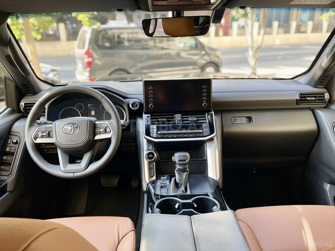 Toyota Land Cruiser-8