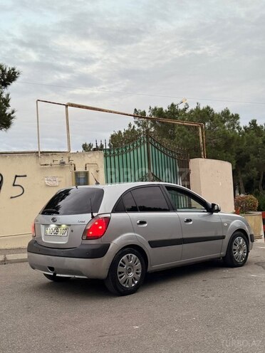 Kia Rio-12