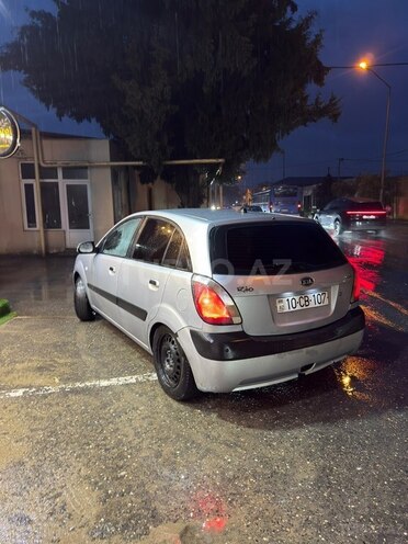 Kia Rio-5