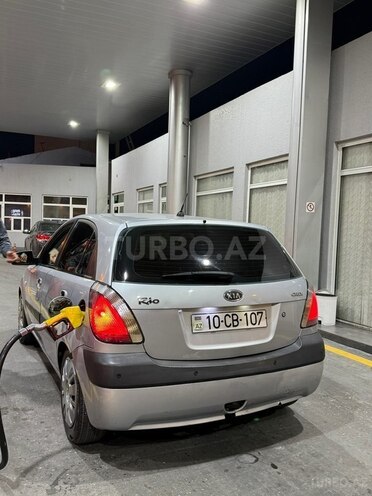 Kia Rio-10