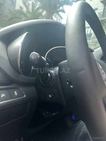 Hyundai Santa Fe-15