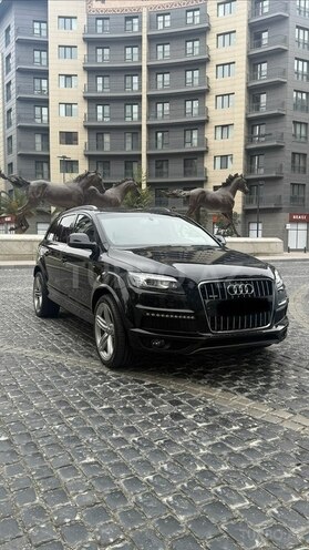 Audi Q7-4