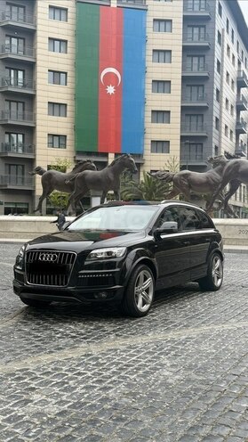 Audi Q7-1